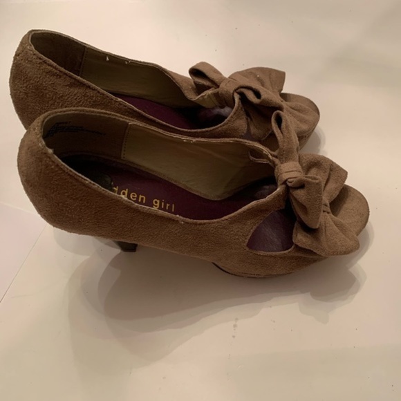 Madden Girl Shoes size 8 1/2. Brown - Picture 3 of 6